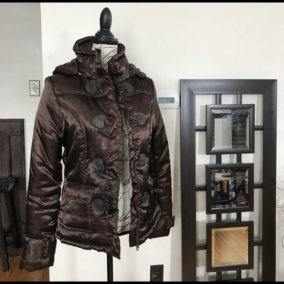 Beautiful brown coat in excellent condition. - Picture 5 of 8